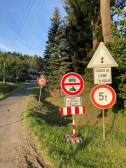 Dopravní omezení: zákaz vjezdu pro motorová vozidla (Kunratice - Líska)
